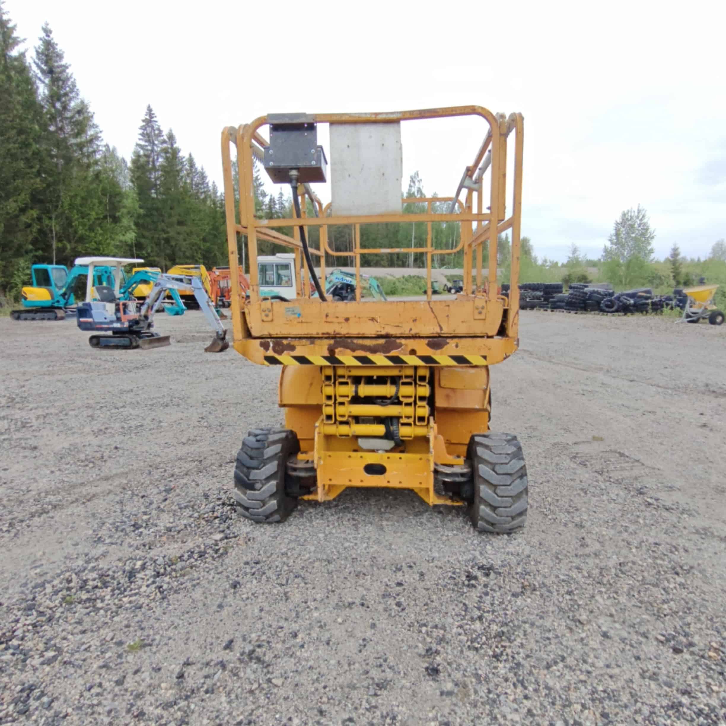 Haulotte Compact 10DX 4x4 Diesel saksilavanostin - Image 6