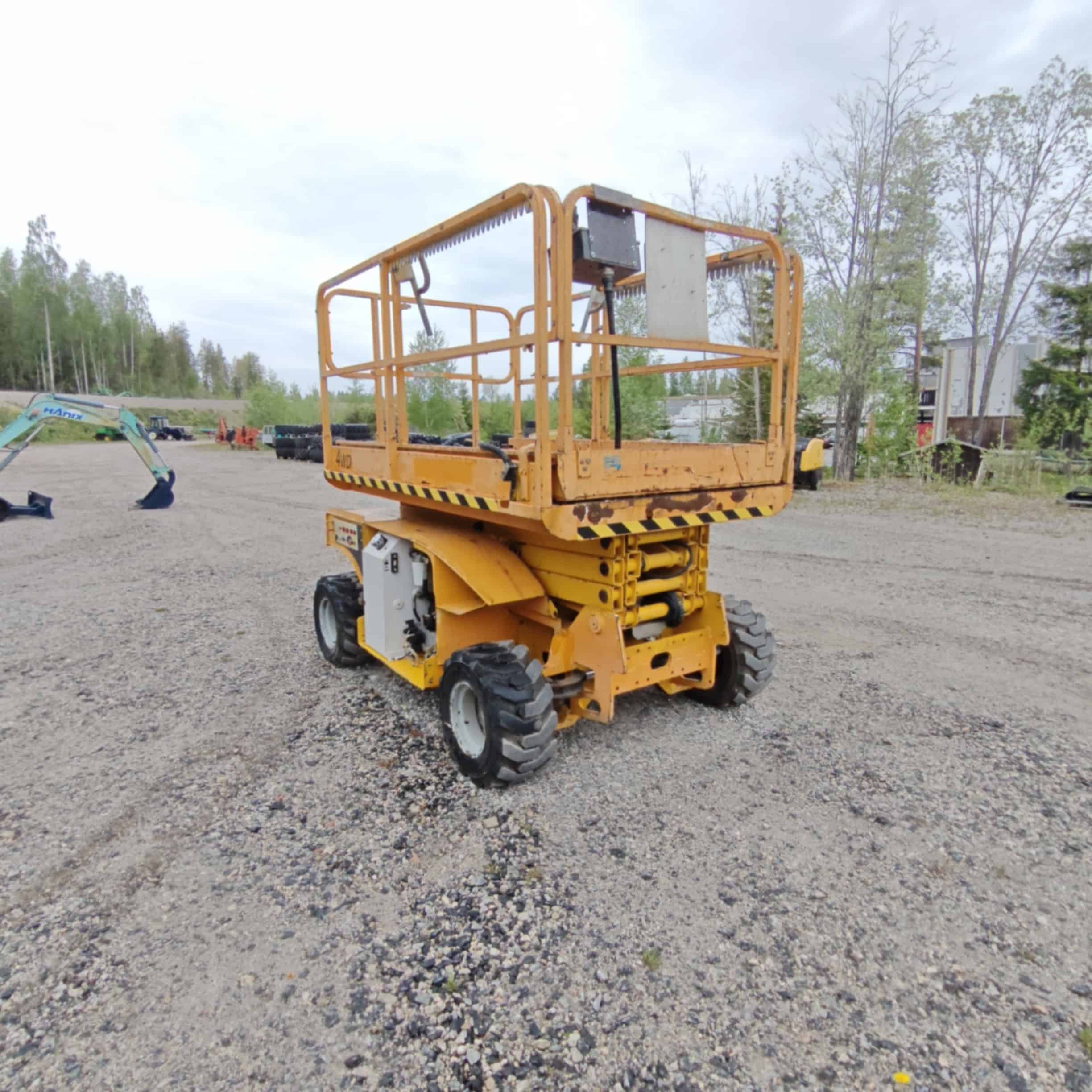 Haulotte Compact 10DX 4x4 Diesel saksilavanostin
