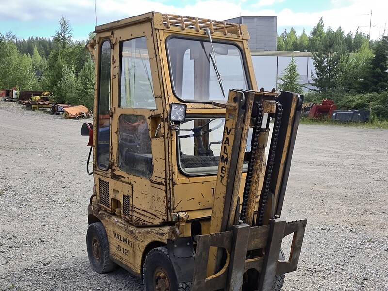 Valmet B12 kaasutrukki 1.2t nostava