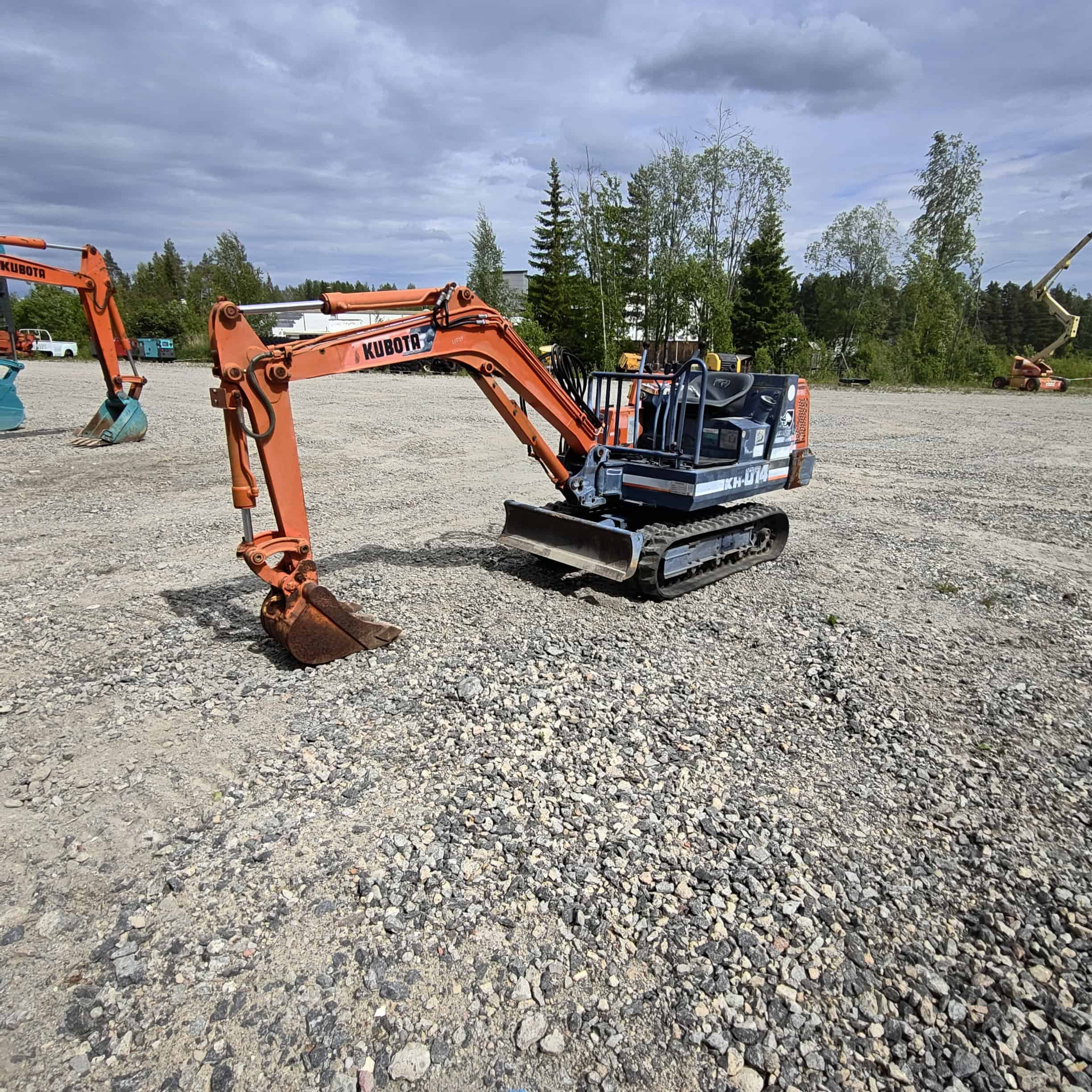KUBOTA KH-014 kumitelainen minikaivuri