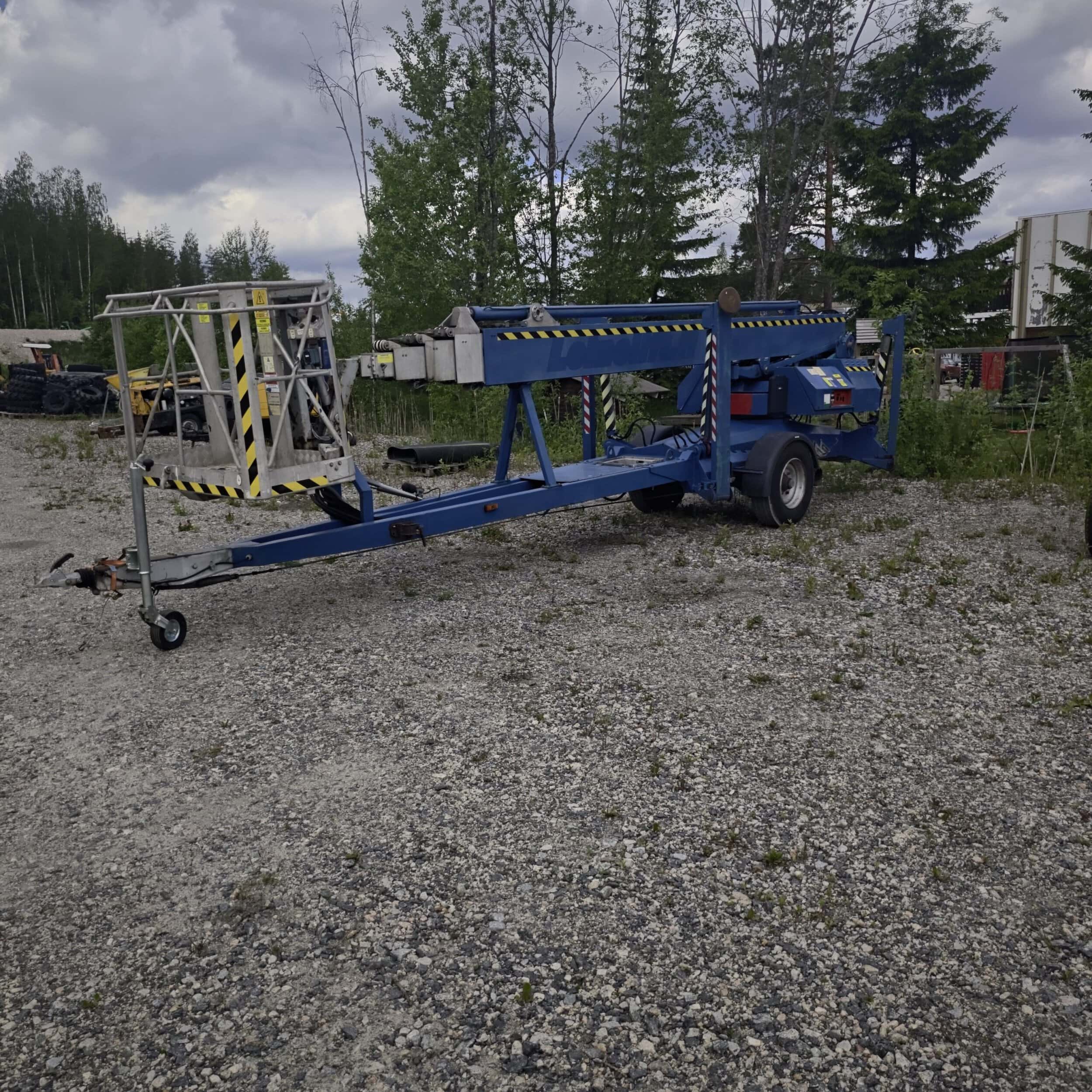 Denkalift DL30 käytetty henkilönostin vm.2002
