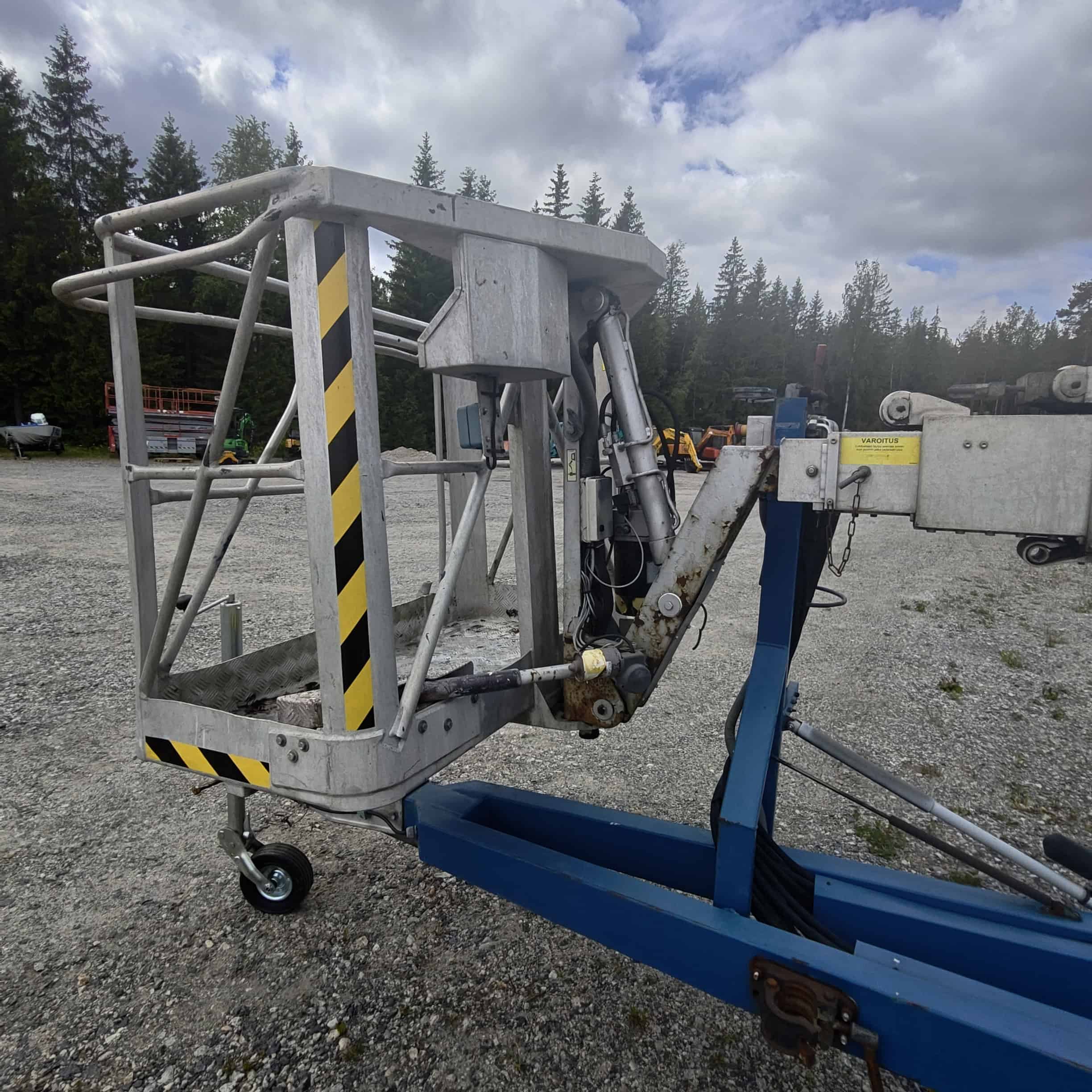 Denkalift DL30 käytetty henkilönostin vm.2002 - Image 17