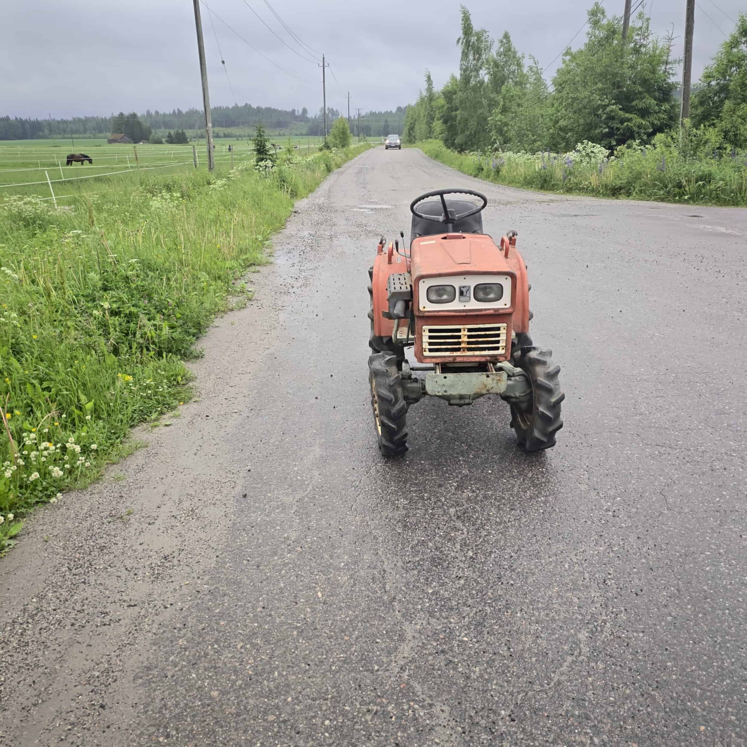 YANMAR YM1110D 4WD 11 hp Minitraktori - Image 4