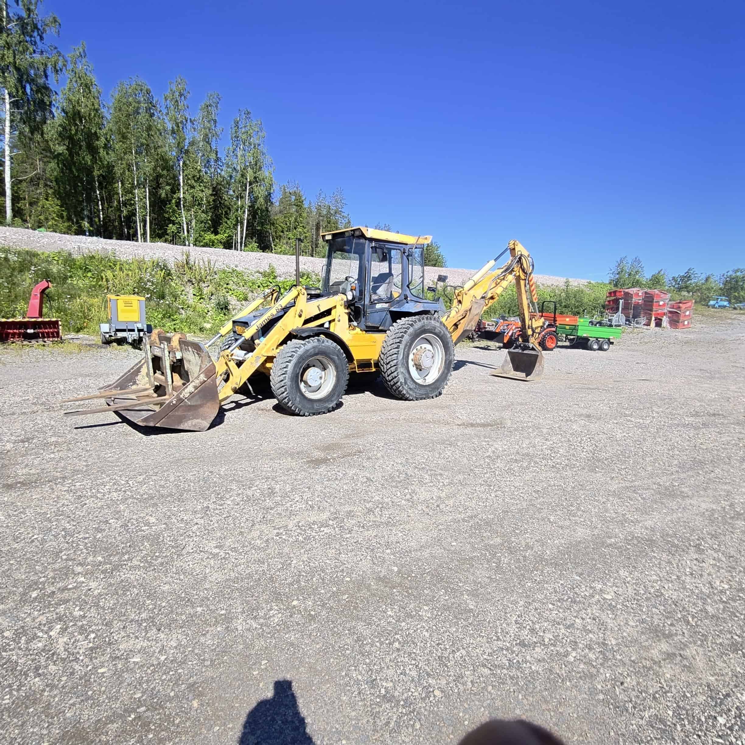 James 83 Traktorikaivuri - Image 3