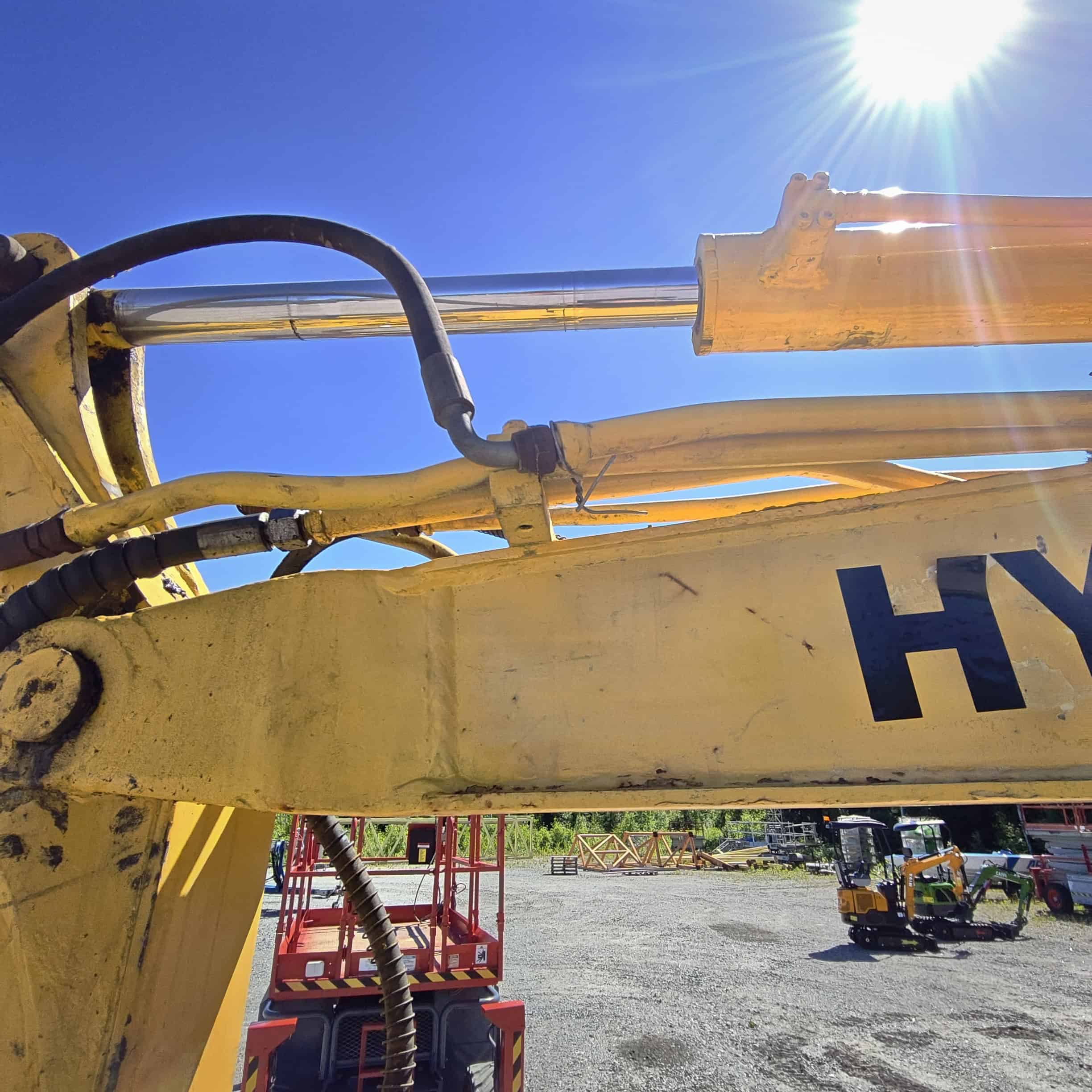 Hyundai R55-7 Rautatelainen minikaivuri - Image 18