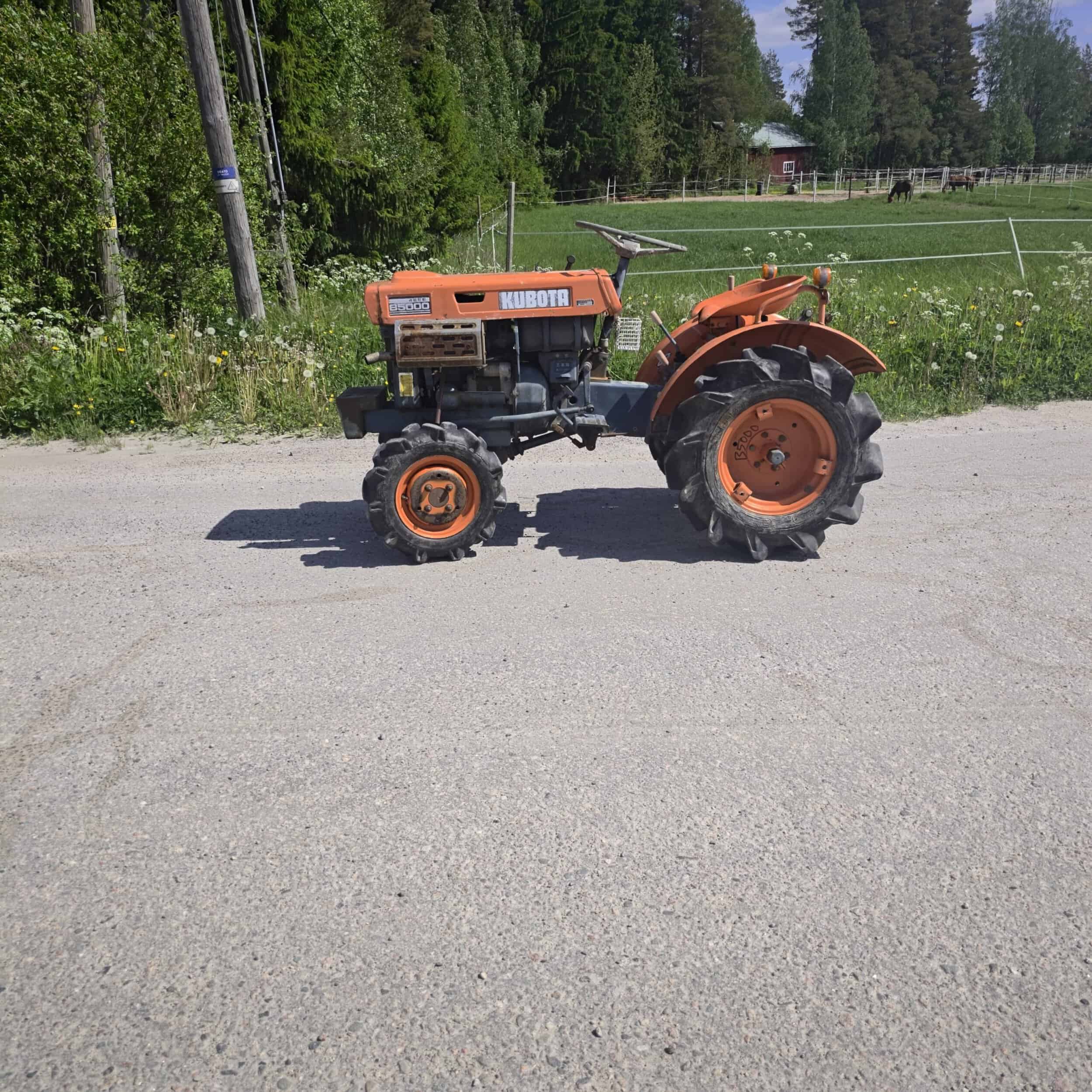 KUBOTA B5000 4WD 10hp Minitraktori - Image 3