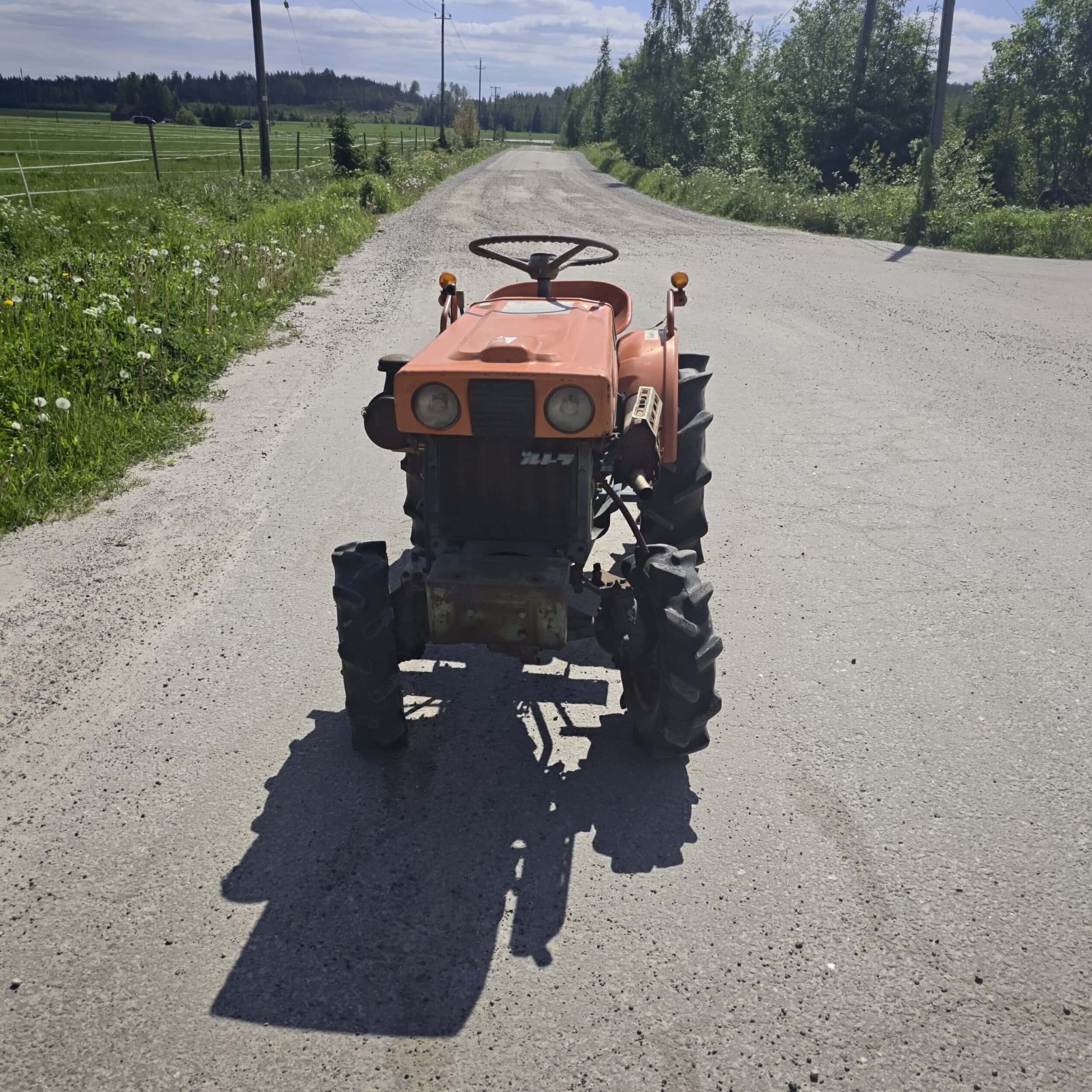 KUBOTA B5000 4WD 10hp Minitraktori - Image 9