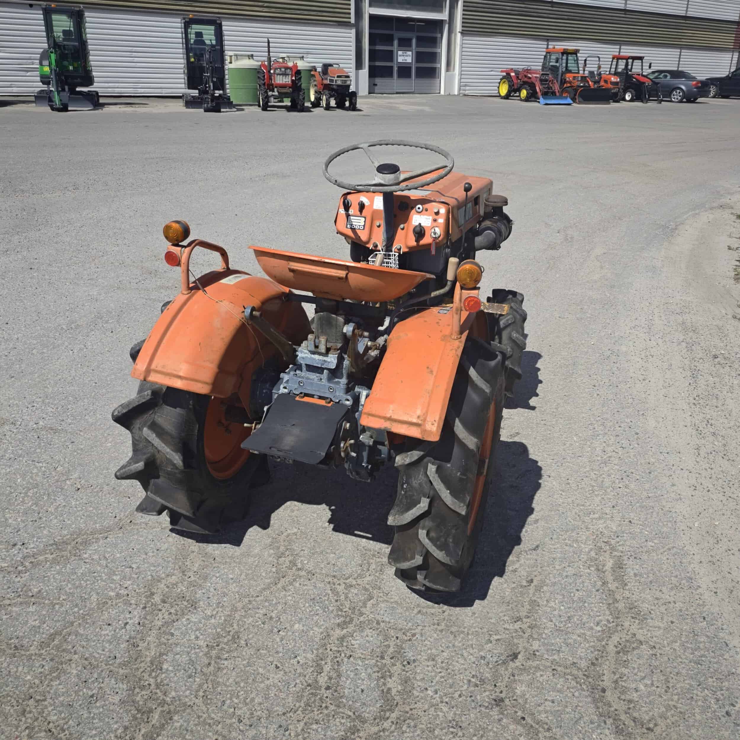 KUBOTA B5000 4WD 10hp Minitraktori - Image 5