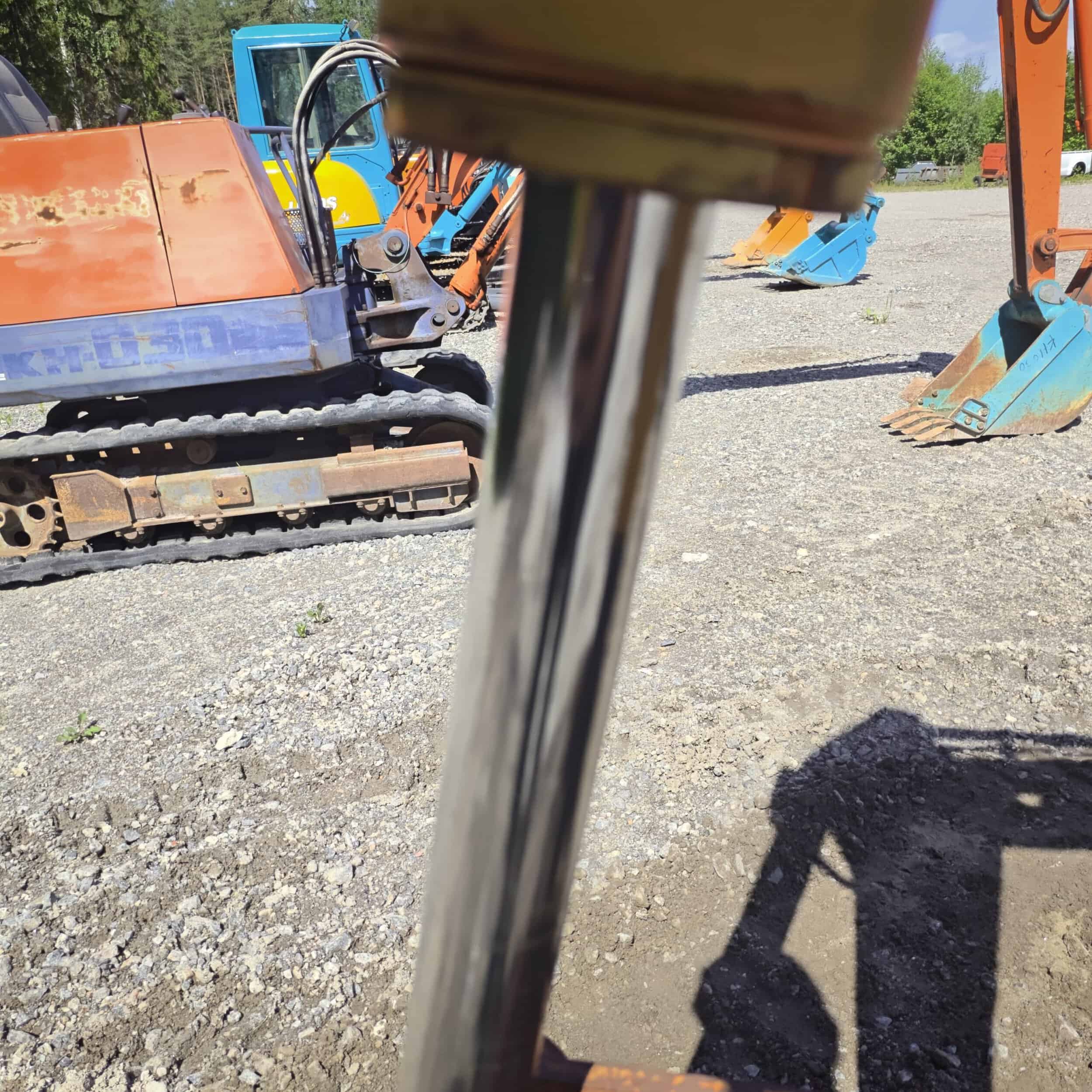 TAKEUCHI TB350 Kumitelainen minikaivuri - Image 13