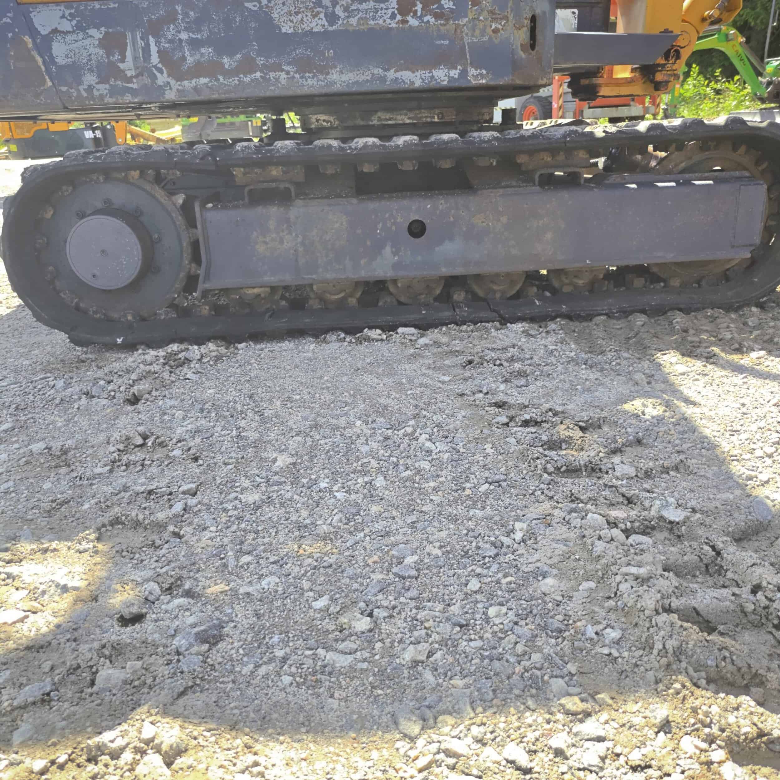 TAKEUCHI TB350 Kumitelainen minikaivuri - Image 20