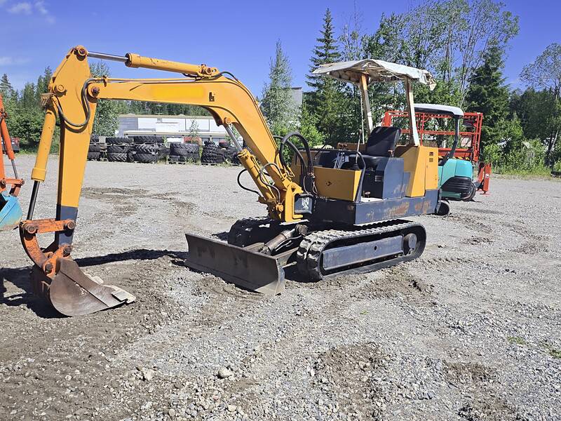 TAKEUCHI TB350 Kumitelainen minikaivuri
