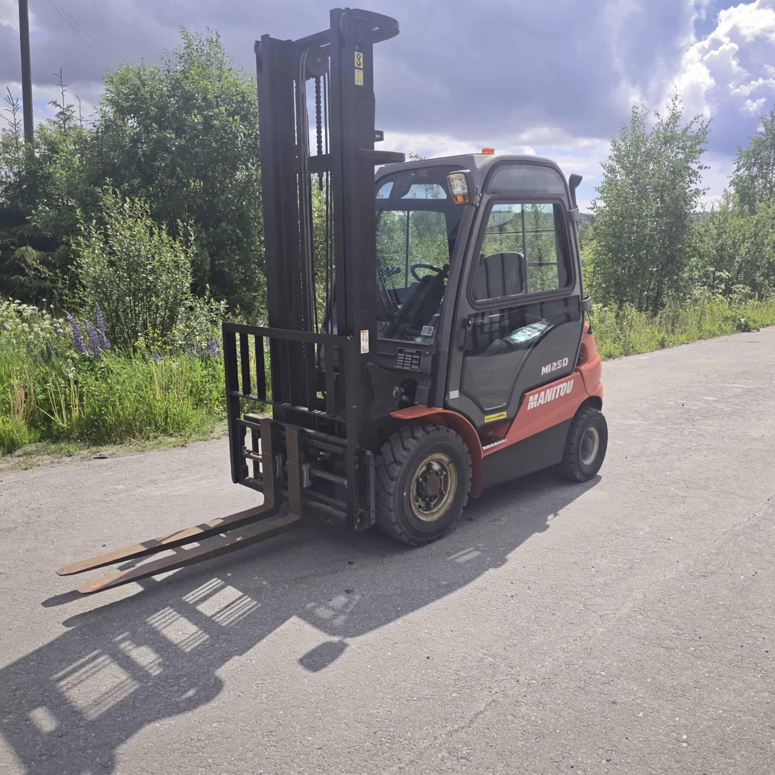 Manitou ML25D dieseltrukki s/n 855665 / vm. 2013