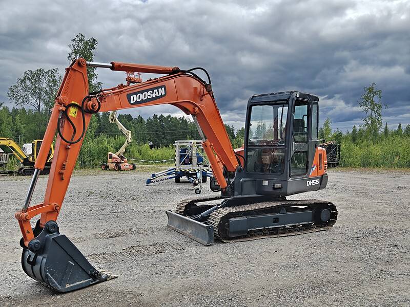 Doosan DH55-V Rautatelainen minikaivuri