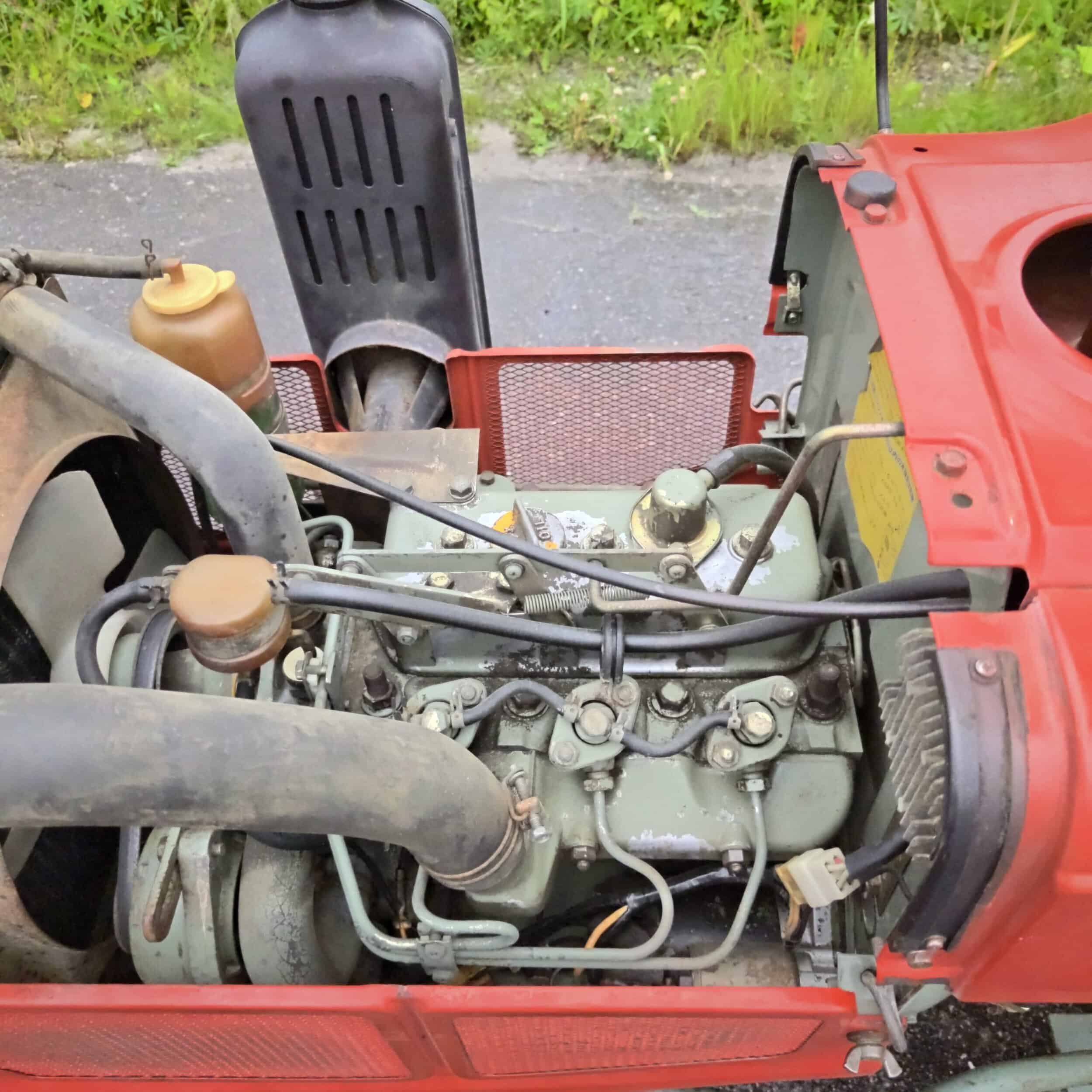 YANMAR YM1401D 4WD 14 hp Minitraktori - Image 12