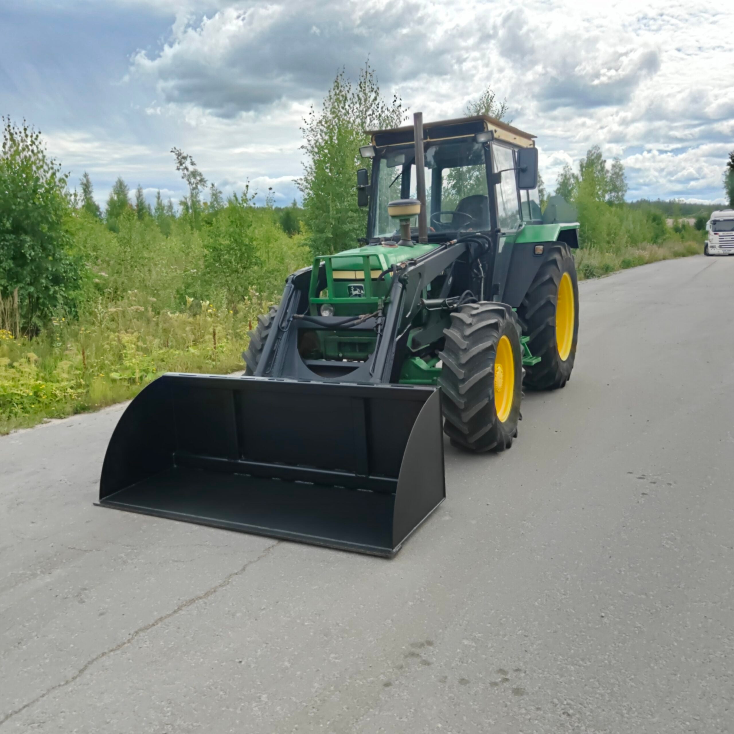 John Deere 2140 4x4 Etukuormaimella - Image 8