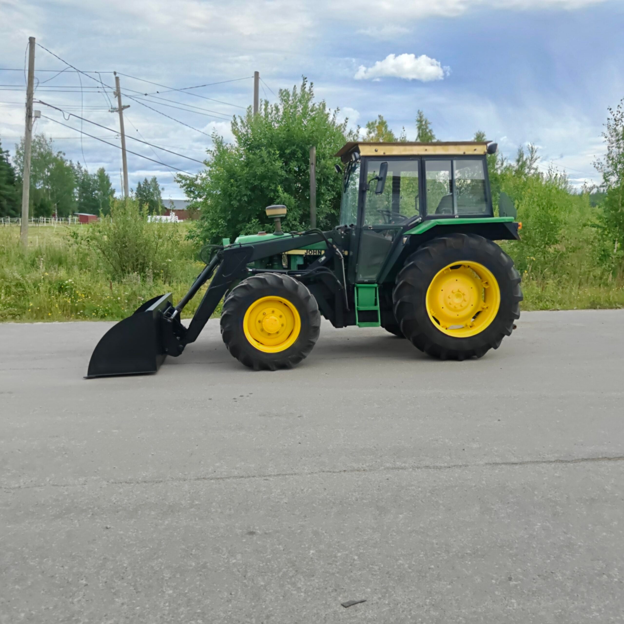John Deere 2140 4x4 Etukuormaimella - Image 7