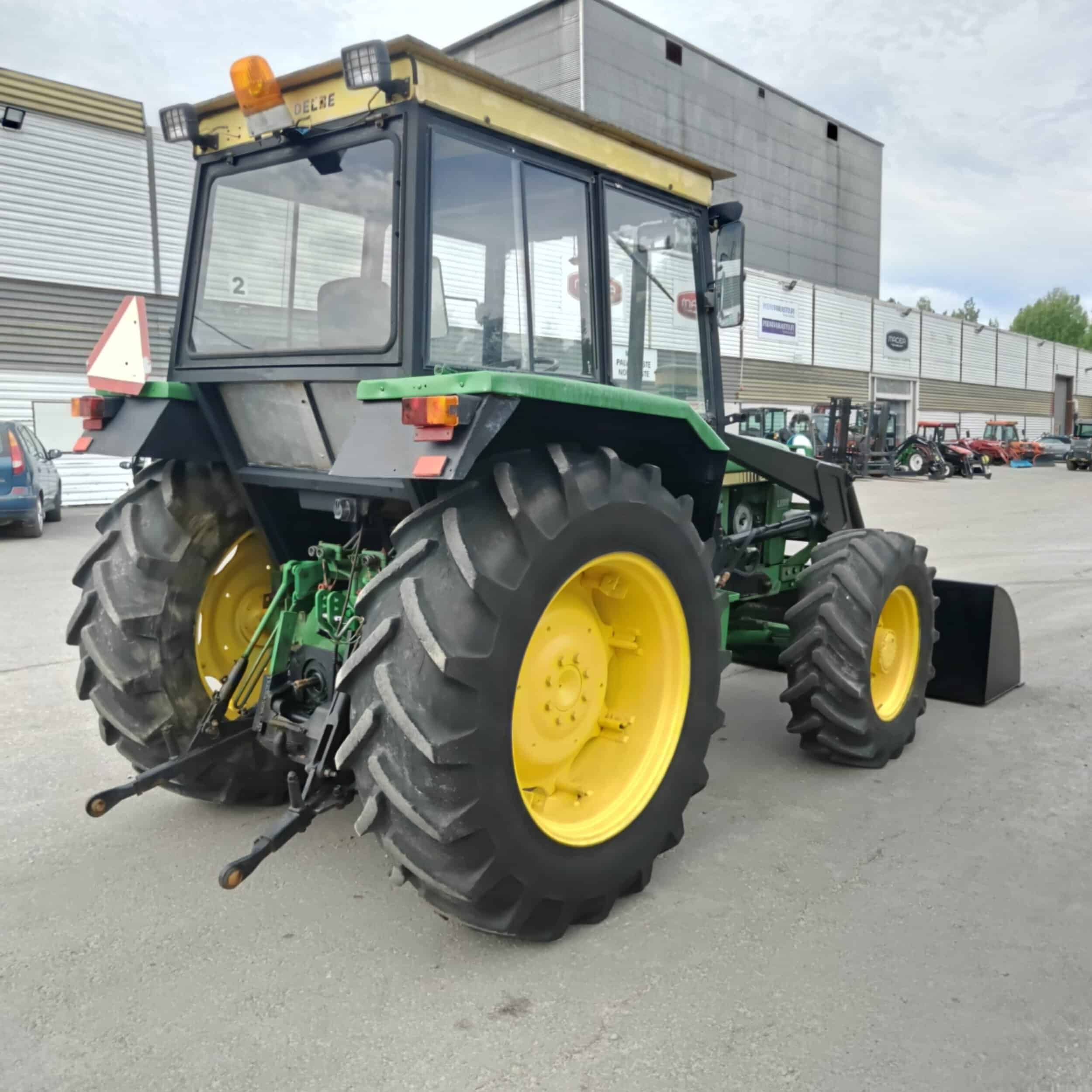 John Deere 2140 4x4 Etukuormaimella - Image 11