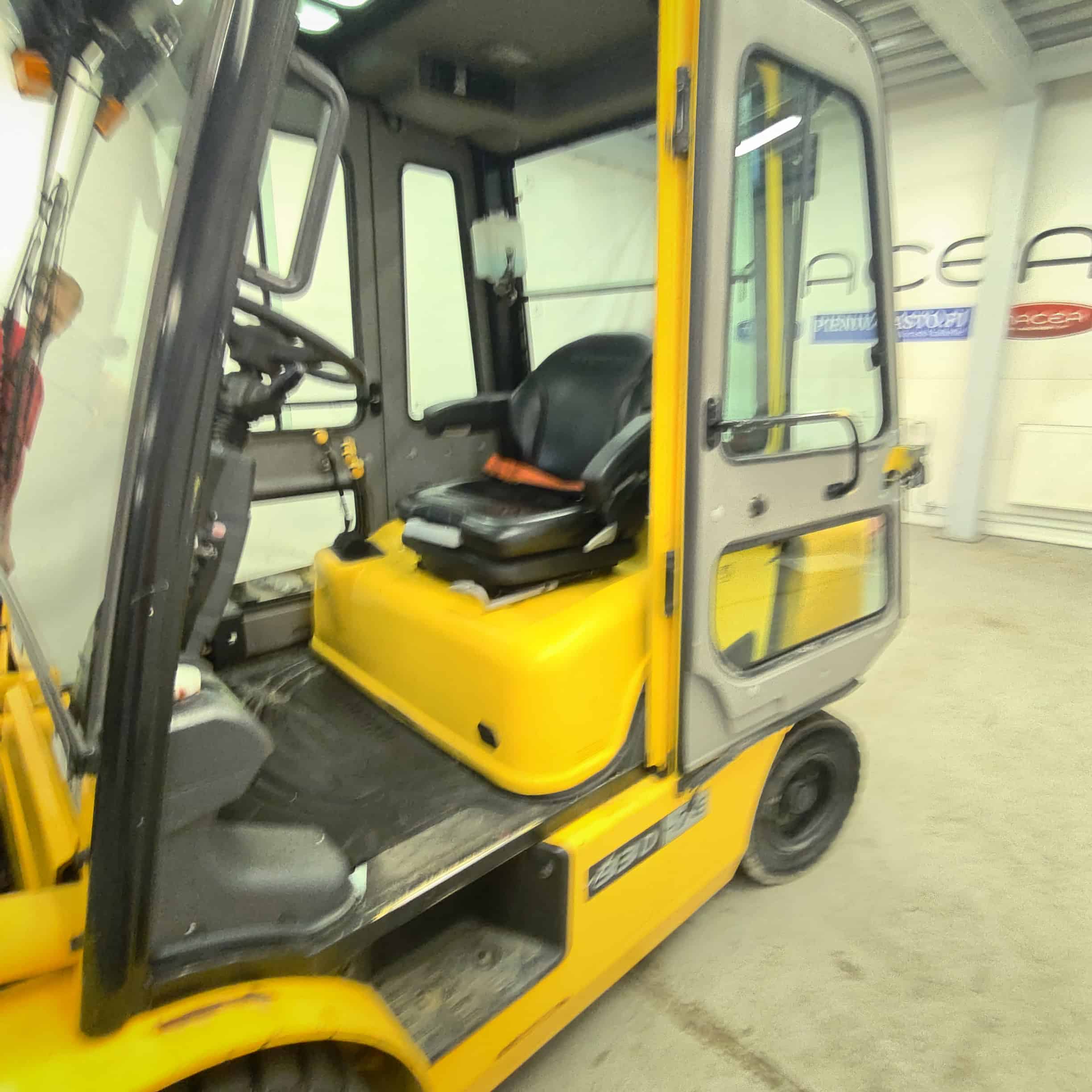 Hyundai 33D-7E Dieseltrukki vm 2014 - Image 7