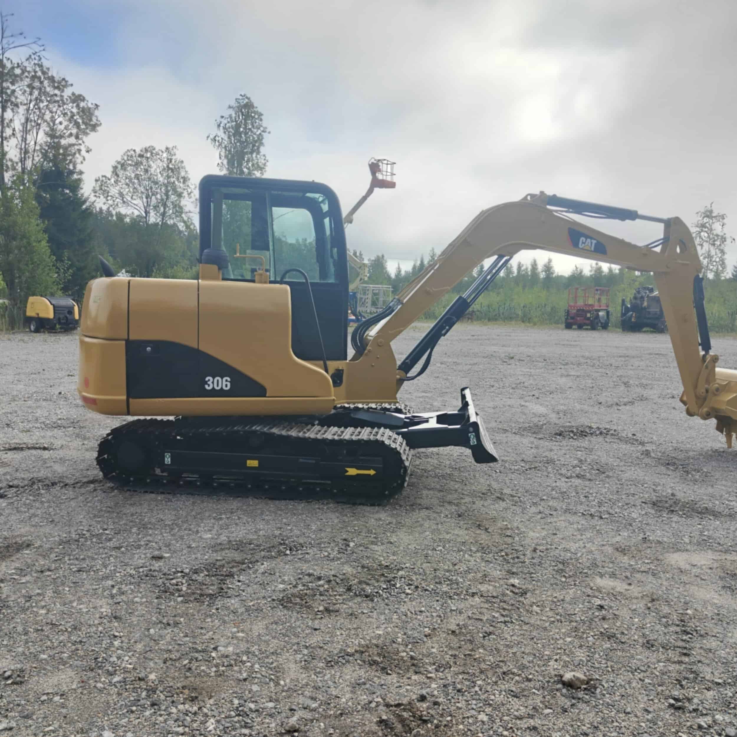 CAT 306 rautatelainen minikaivuri vm2022 - Image 4