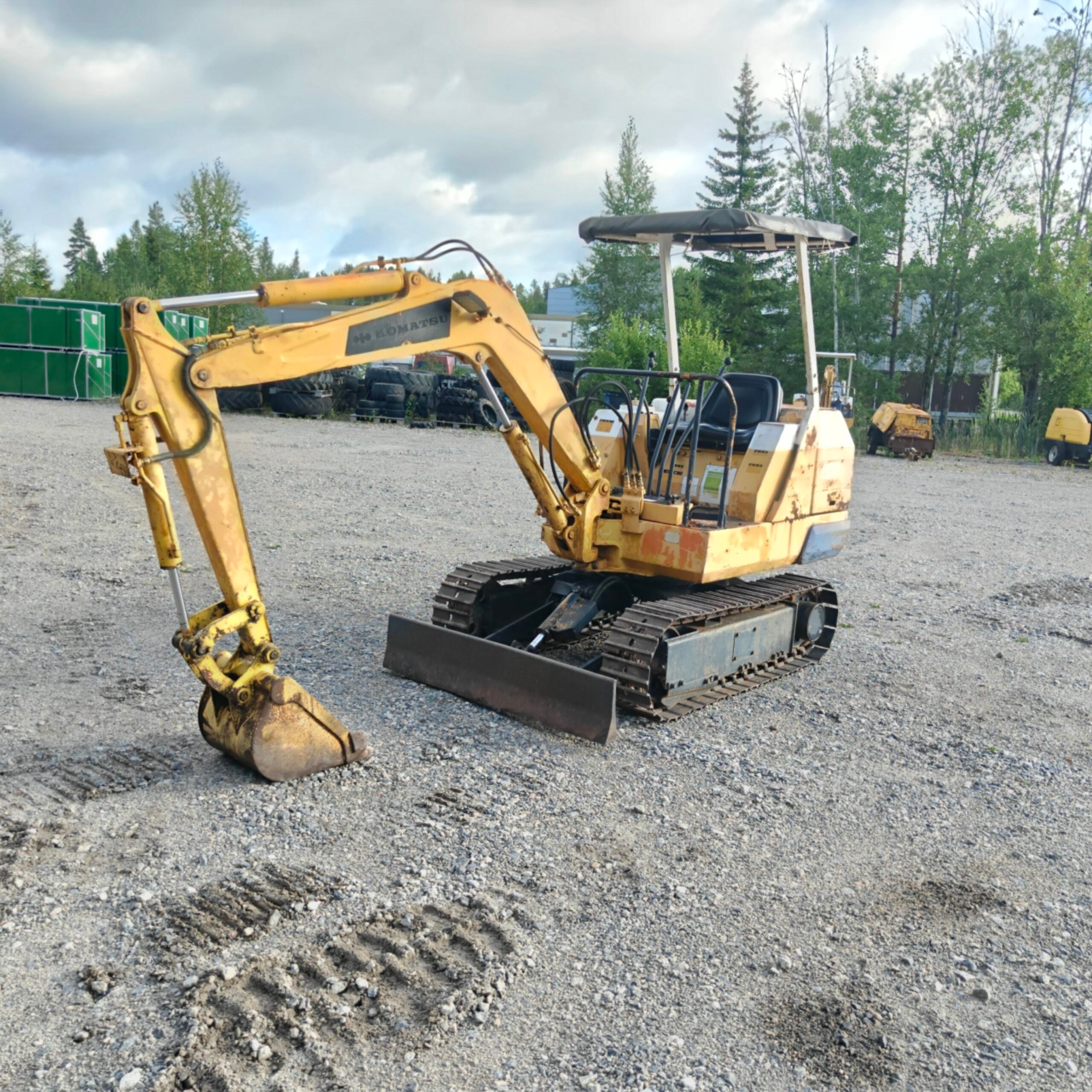 KOMATSU PC10-3 Rautatelainen minikaivuri