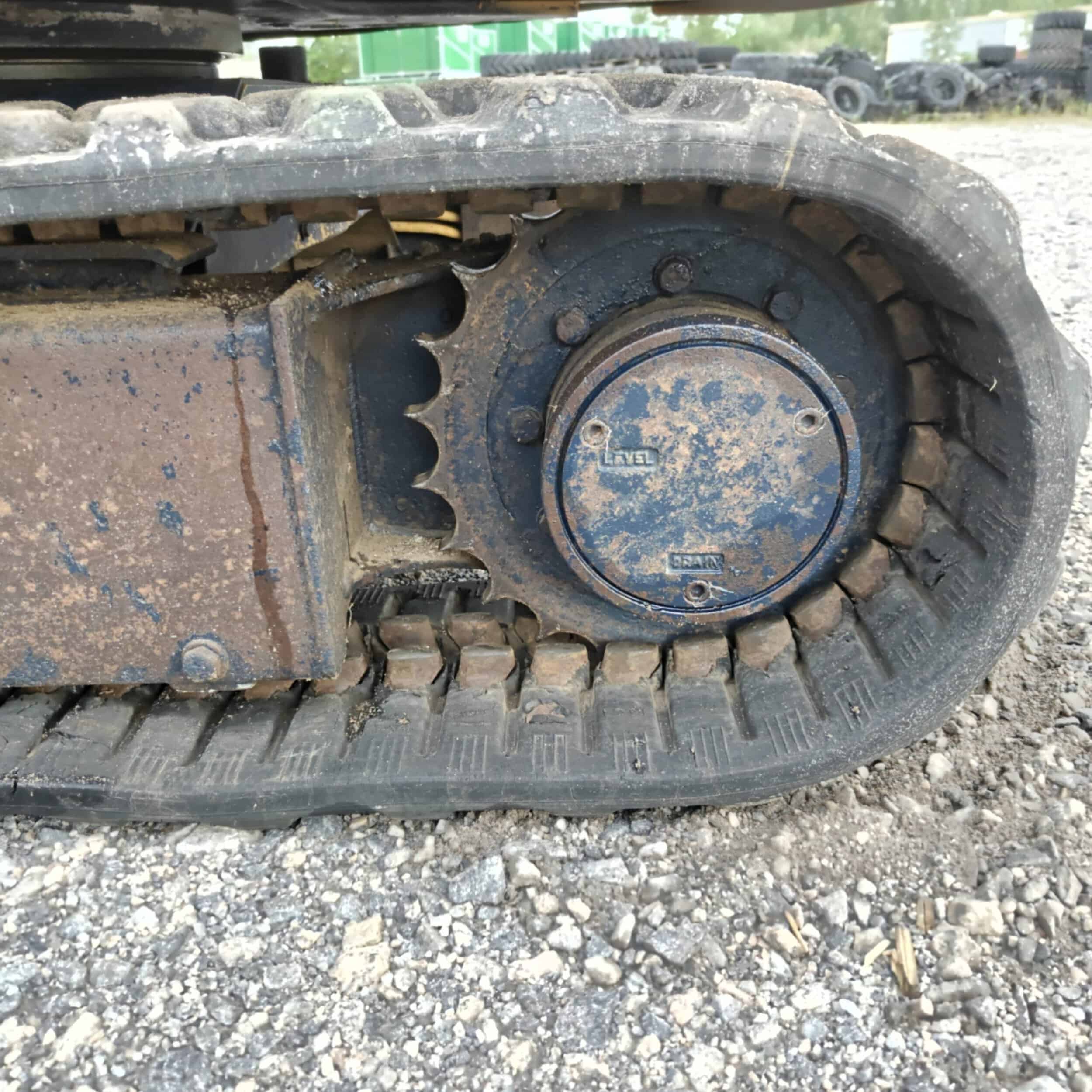 KOMATSU PC15-2 Kumitelainen minikaivuri - Image 12