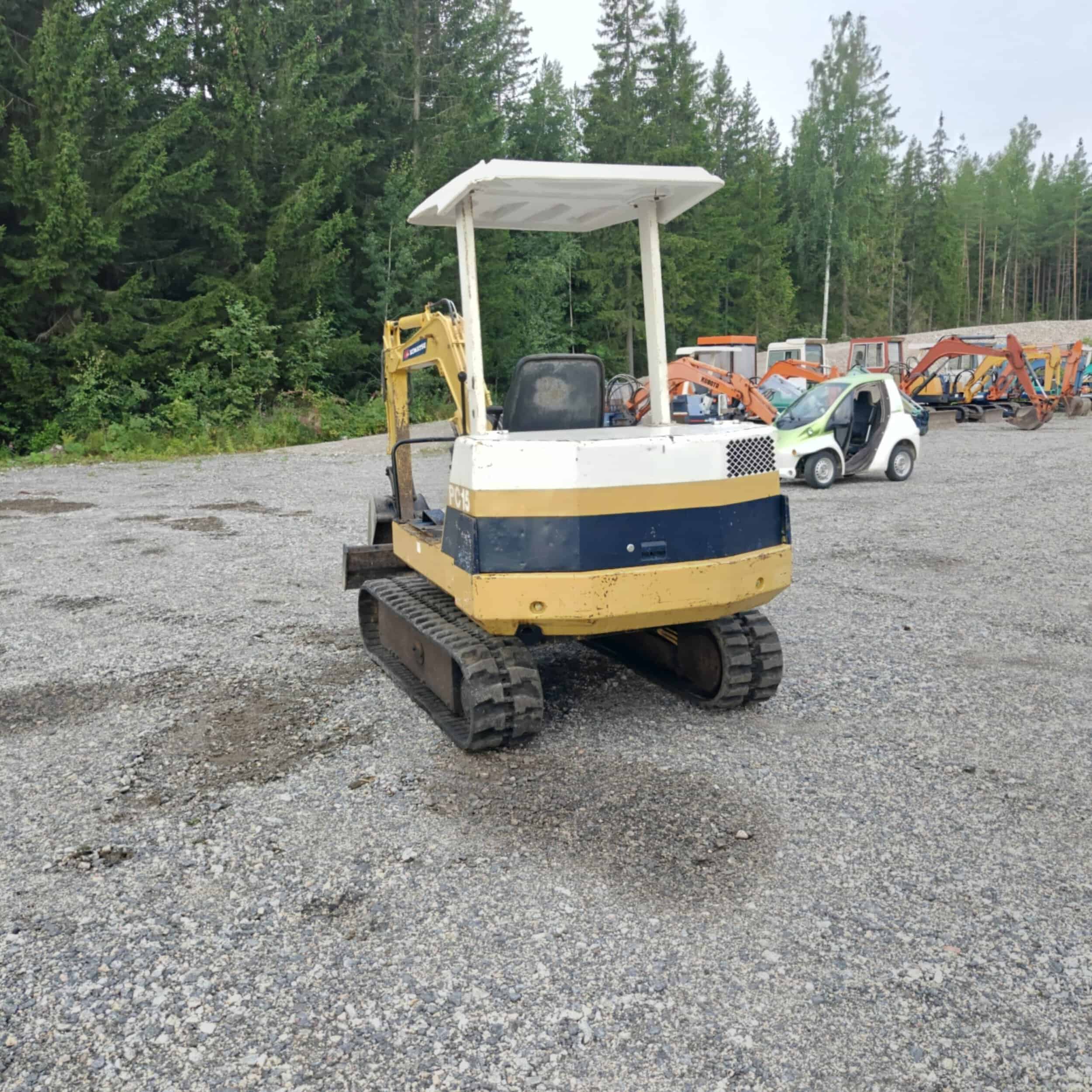 KOMATSU PC15-2 Kumitelainen minikaivuri - Image 8