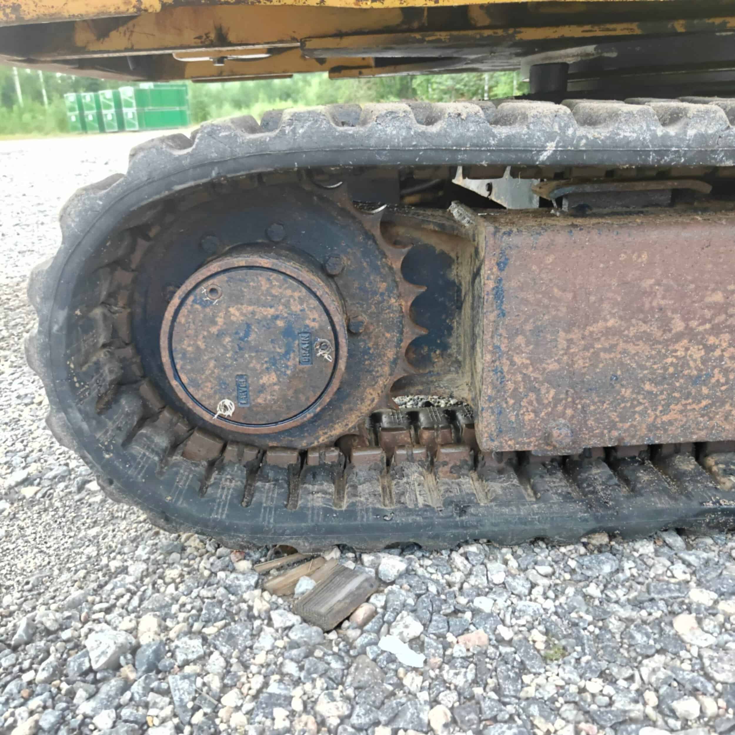 KOMATSU PC15-2 Kumitelainen minikaivuri - Image 14