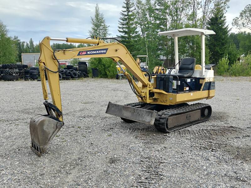 KOMATSU PC15-2 Kumitelainen minikaivuri