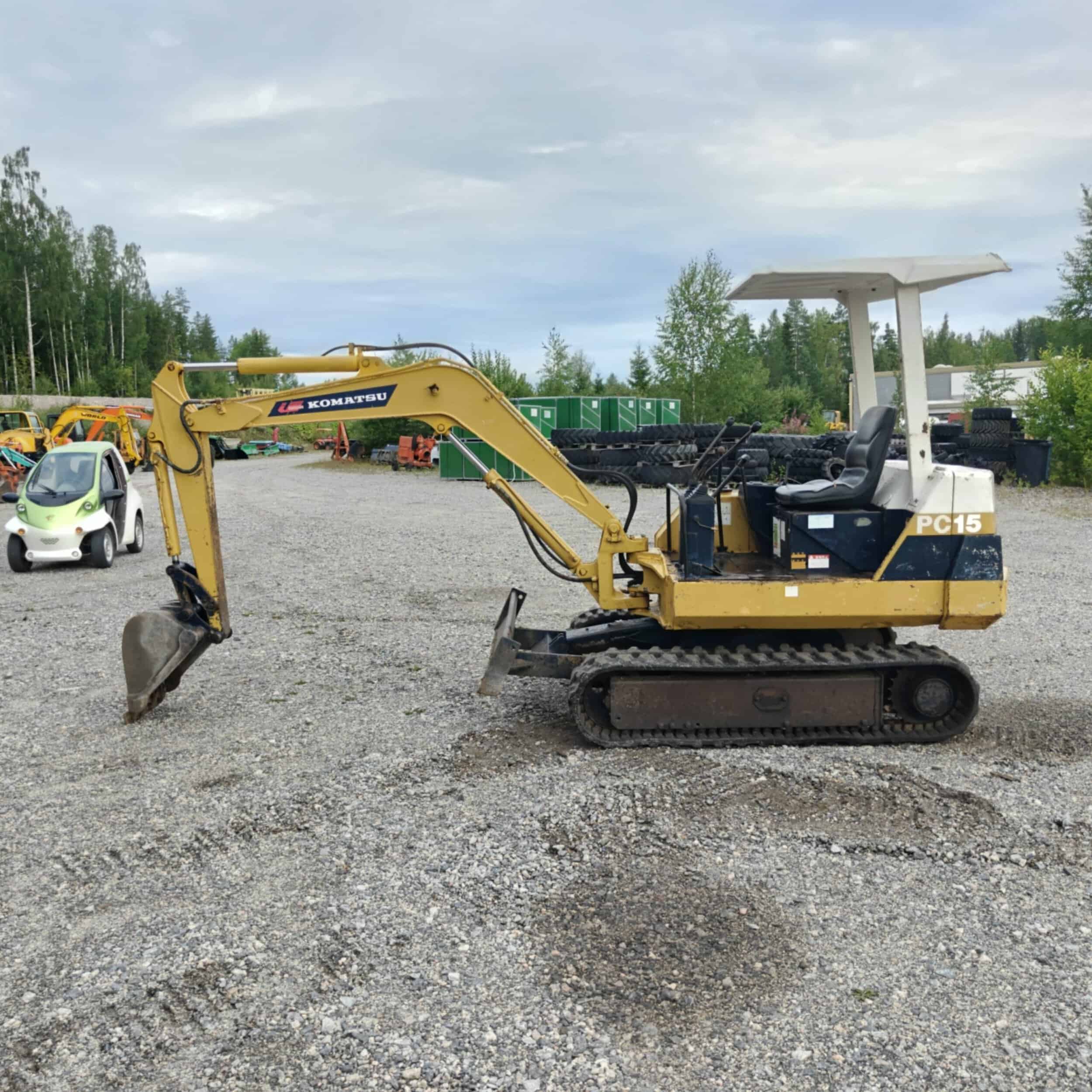 KOMATSU PC15-2 Kumitelainen minikaivuri - Image 7