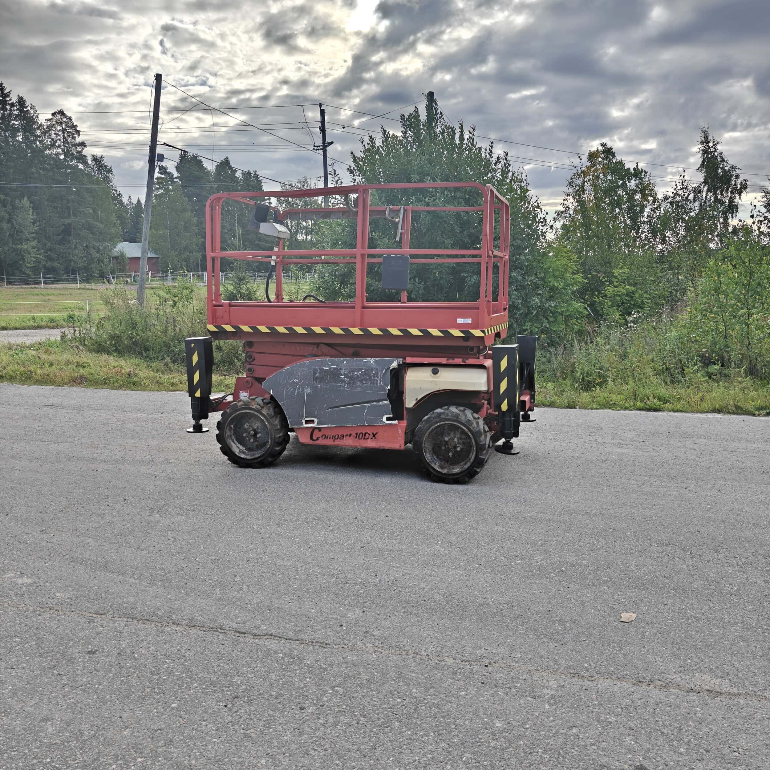 Haulotte Compact 10DX 4x4 Diesel saksilavanostin - Image 6