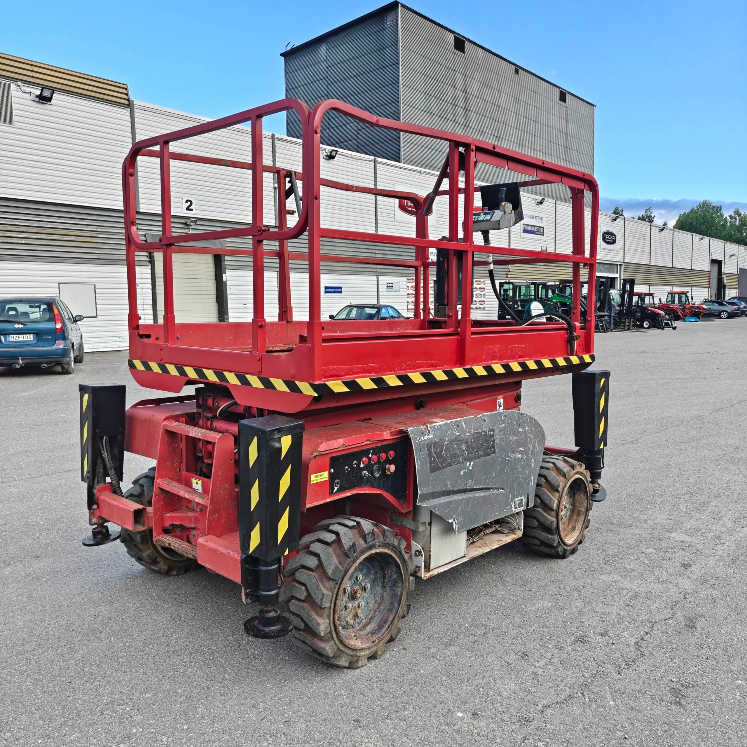 Haulotte Compact 10DX 4x4 Diesel saksilavanostin - Image 9
