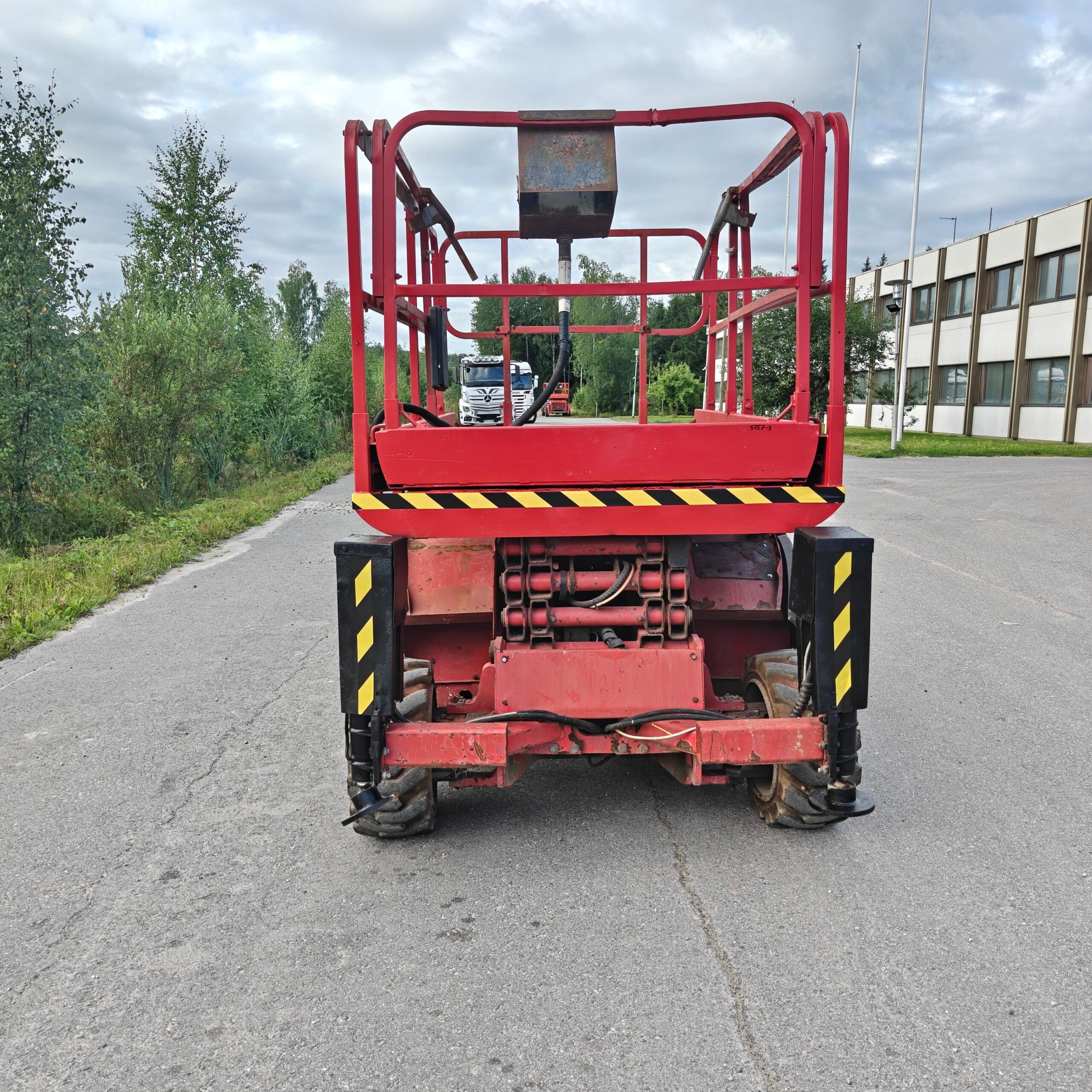 Haulotte Compact 10DX 4x4 Diesel saksilavanostin - Image 2