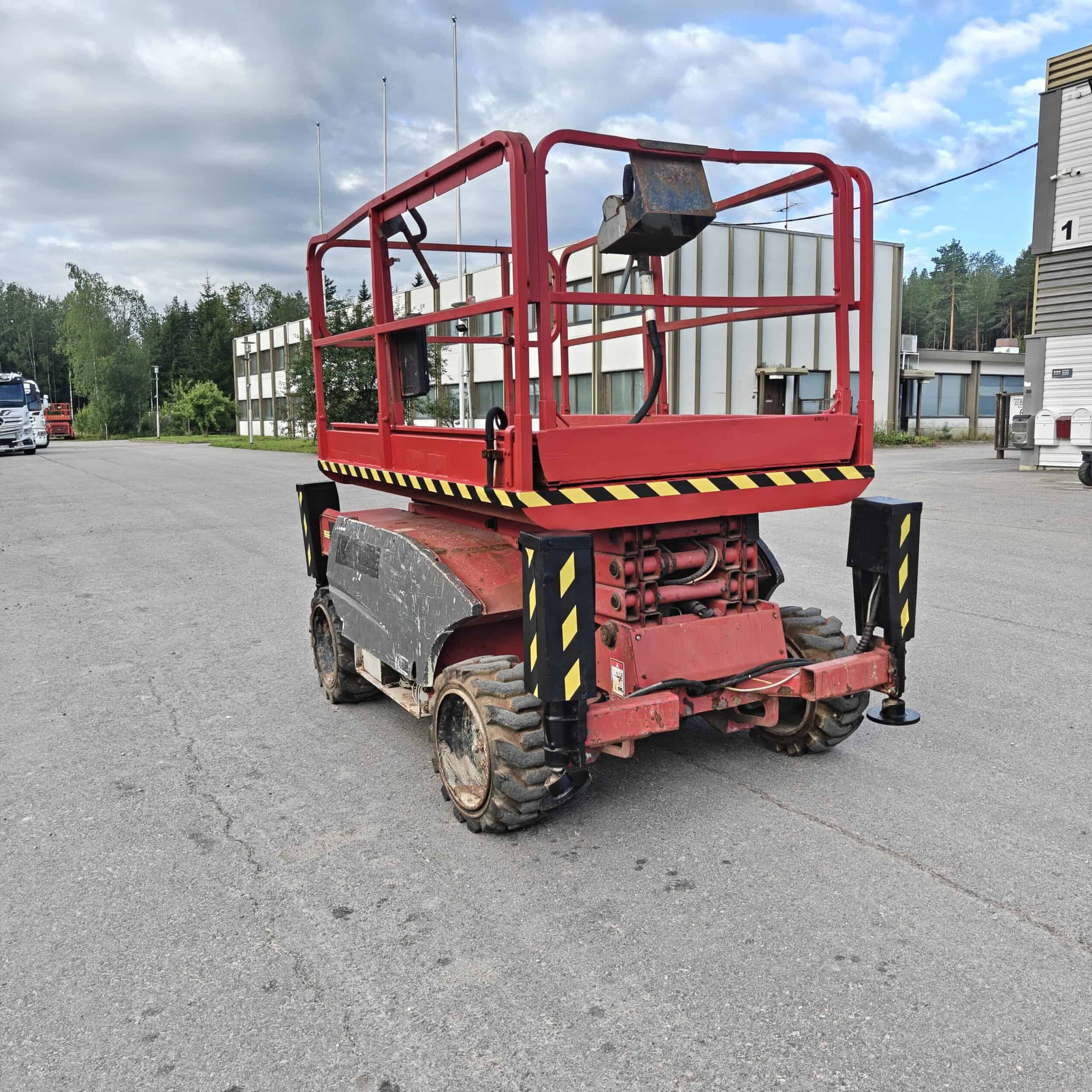 Haulotte Compact 10DX 4x4 Diesel saksilavanostin - Image 8