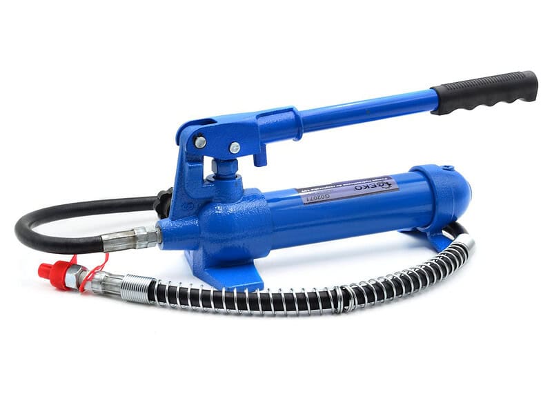 Hydraulinen käsipumppu 10 t korinoikaisusarjaan, Geko.