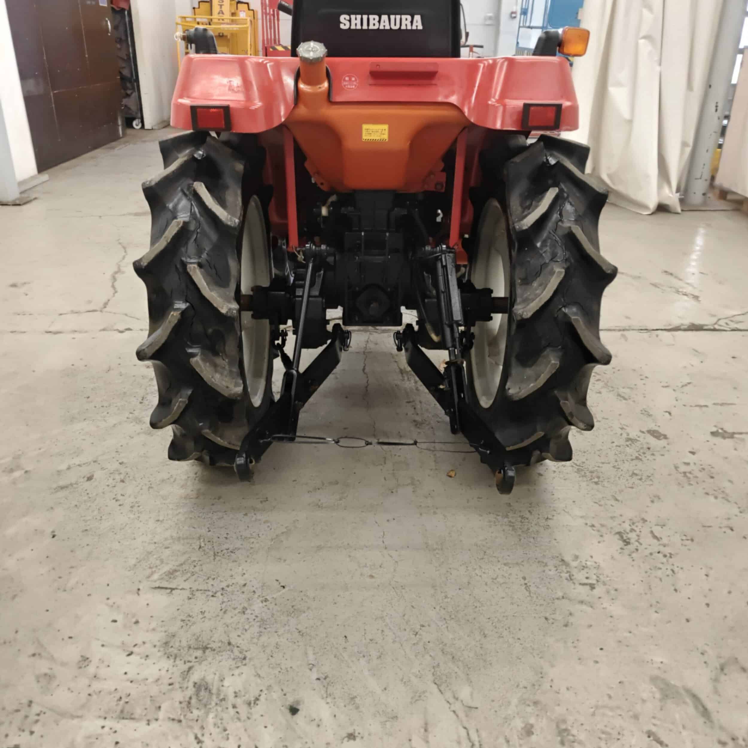 SHIBAURA P185F 4WD Minitraktori - Image 7