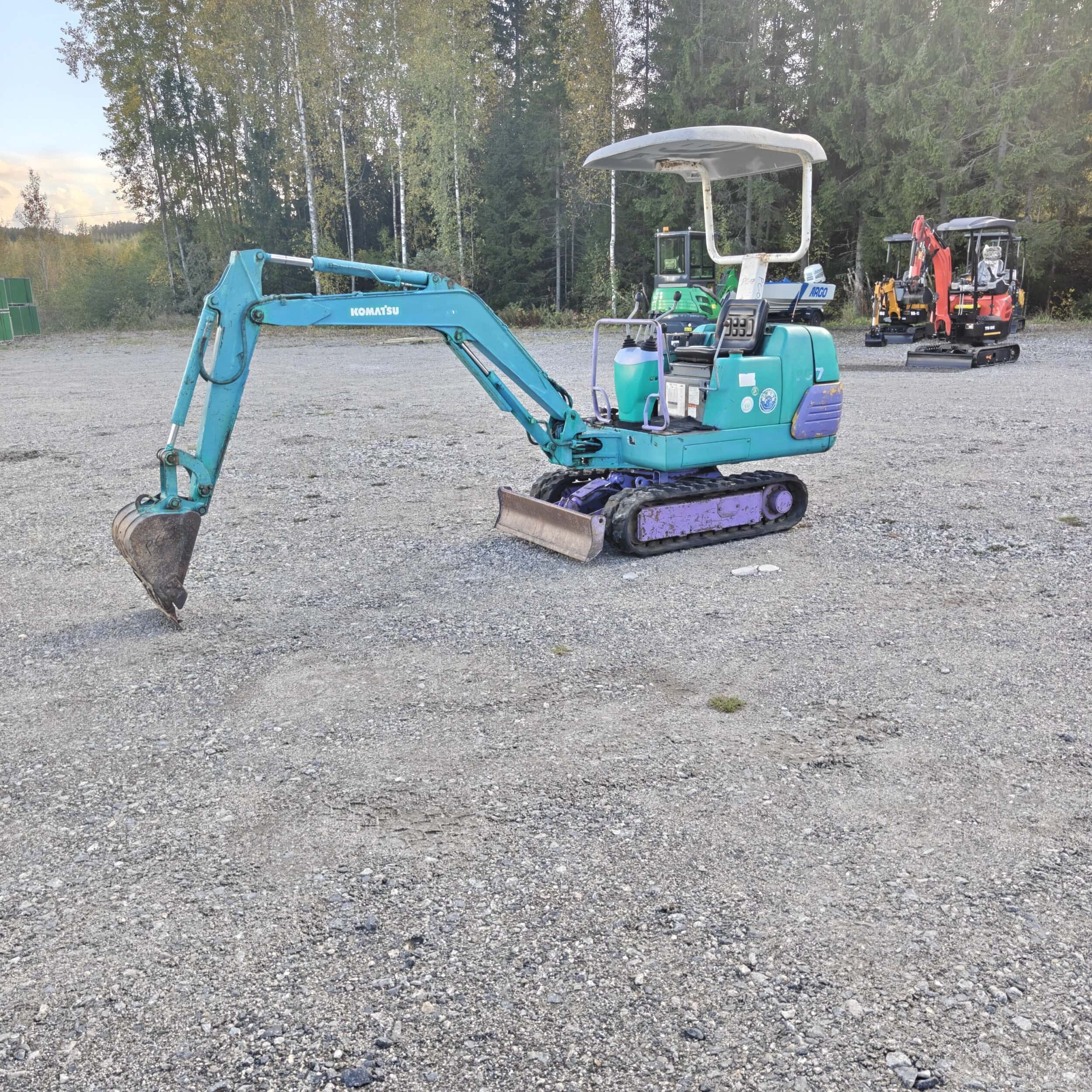 KOMATSU PC07-2E Kumitelainen minikaivuri - Image 2