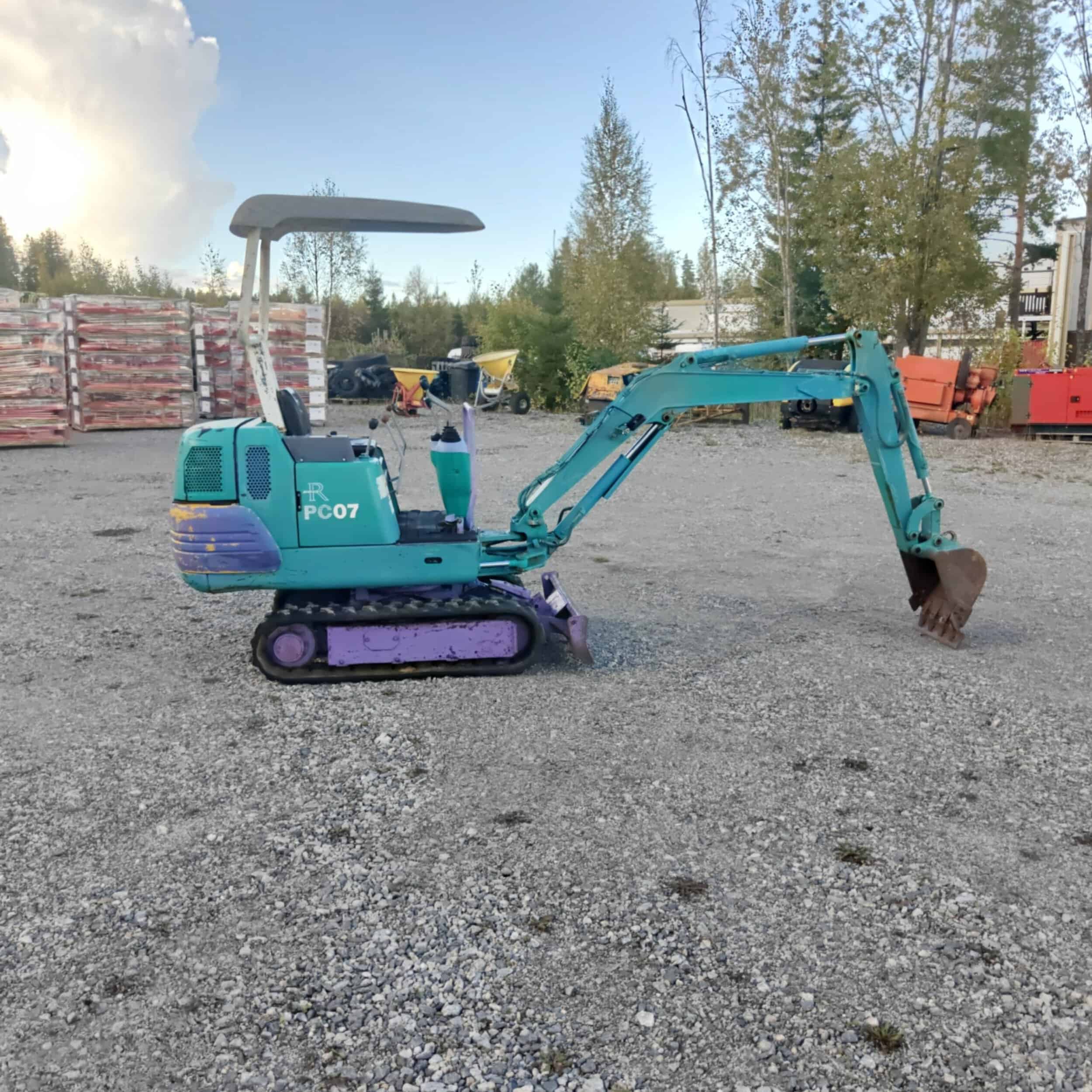 KOMATSU PC07-2E Kumitelainen minikaivuri - Image 5