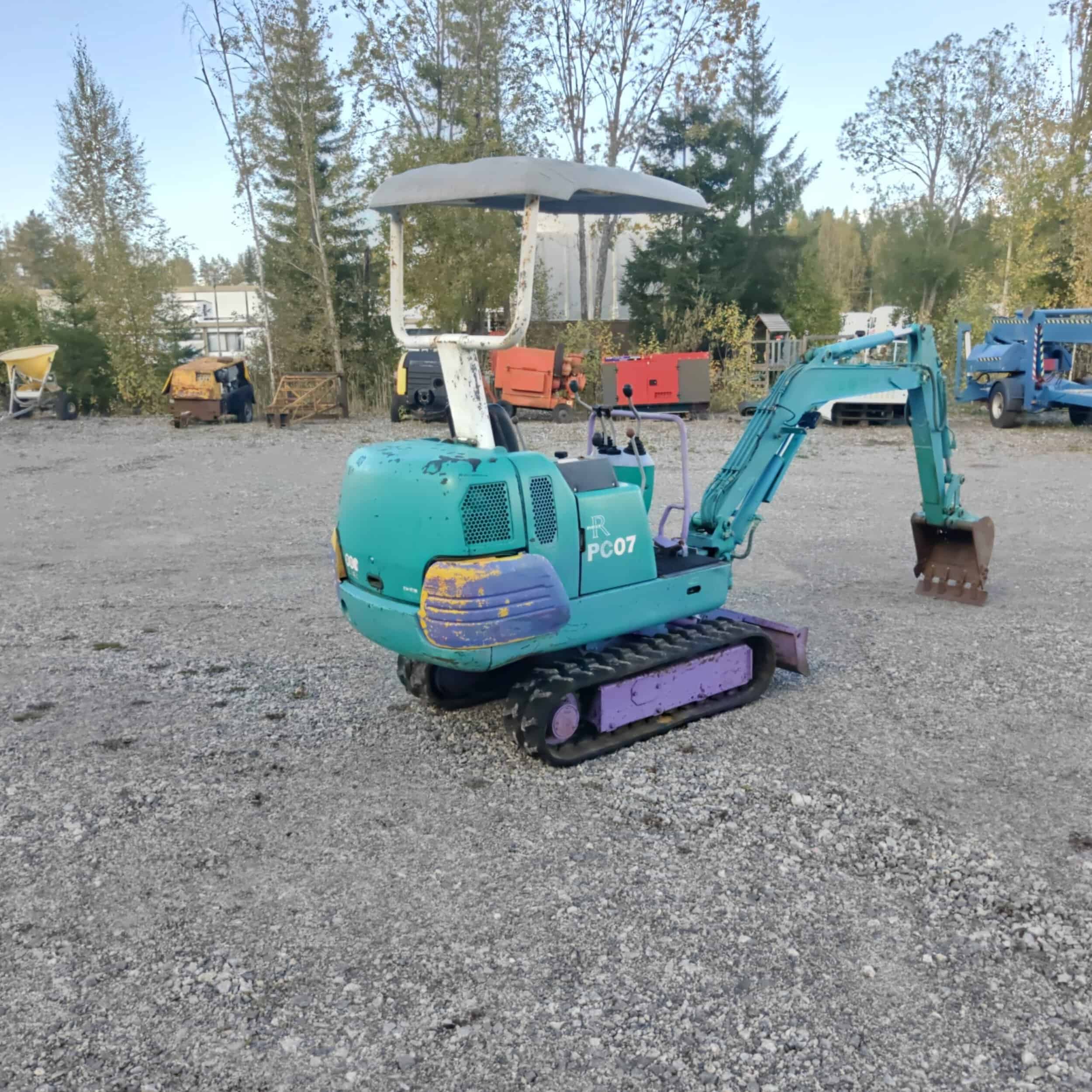 KOMATSU PC07-2E Kumitelainen minikaivuri - Image 4