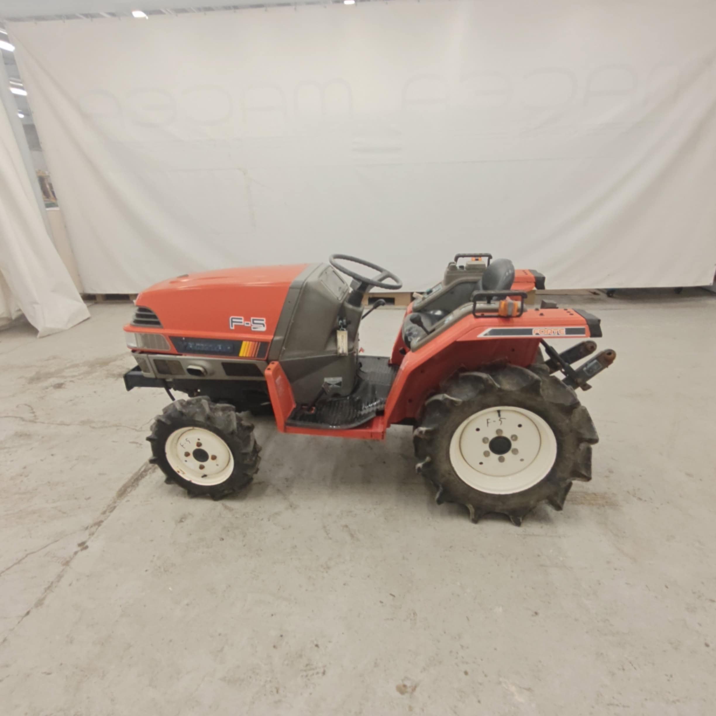 Yanmar F5 4WD Minitraktori - Image 4
