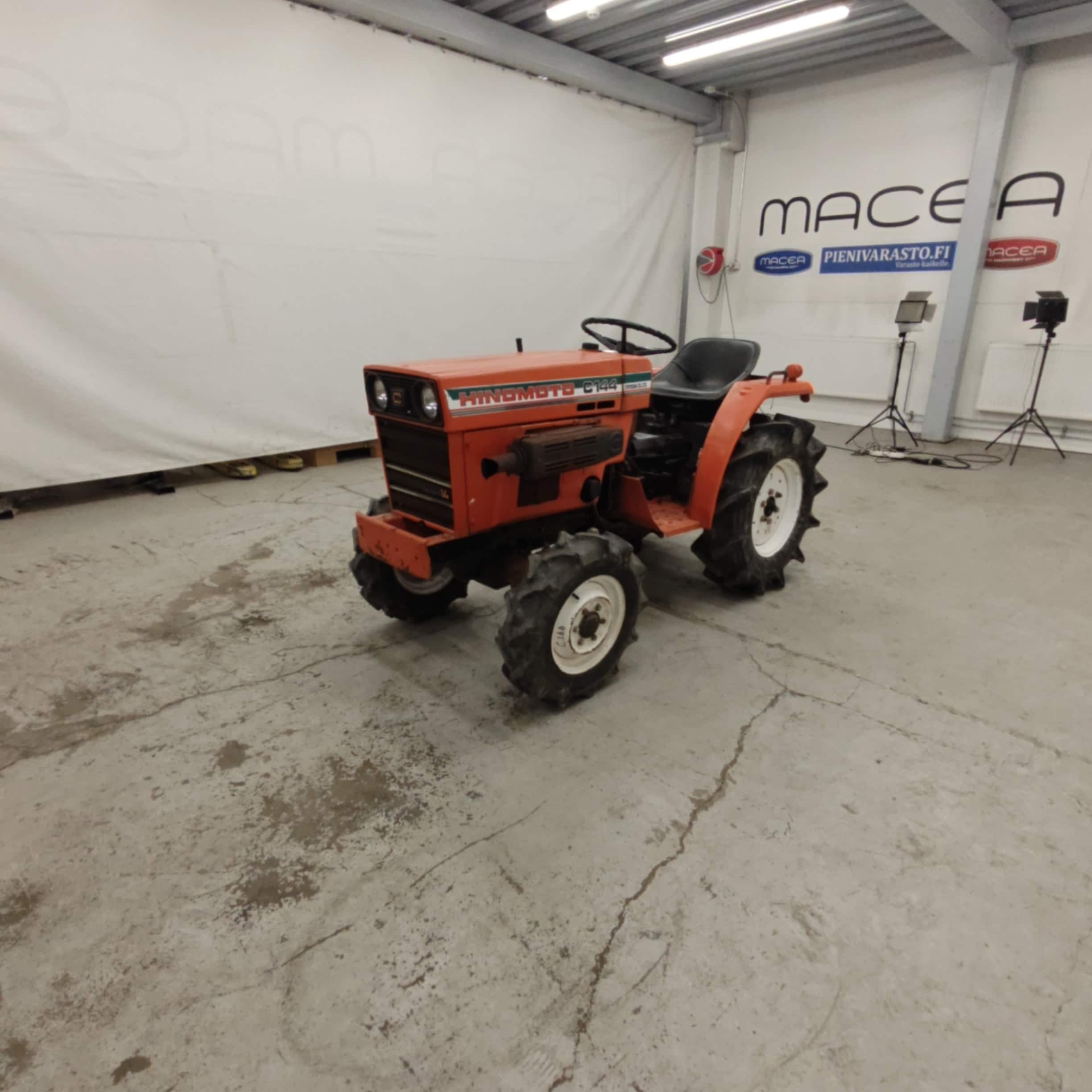 HINOMOTO C144 4WD Minitraktori