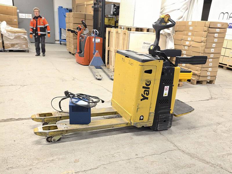 Yale MP20X FBW – Sähkökäyttöinen lavansiirtovaunu 2000 kg – Vm. 2011